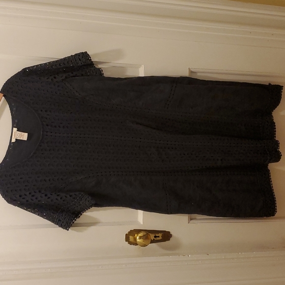 Sundance Jacquard and cutout short sleeve dress. - Picture 2 of 4